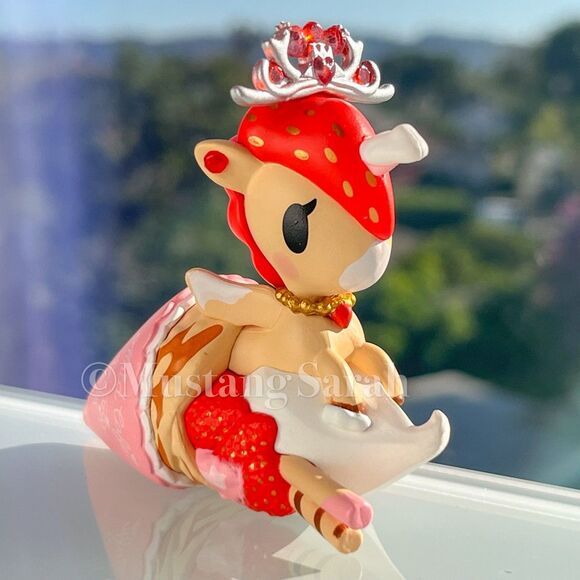 Tokidoki Crepe Cutie Unicorno Delicious Series 2 Japanese Desserts Figure - Picture 1 of 7